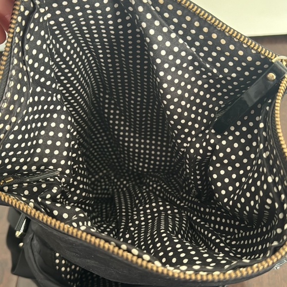 Kate Spade bag with detachable crossbody strap. Can hold so much! - Picture 4 of 4
